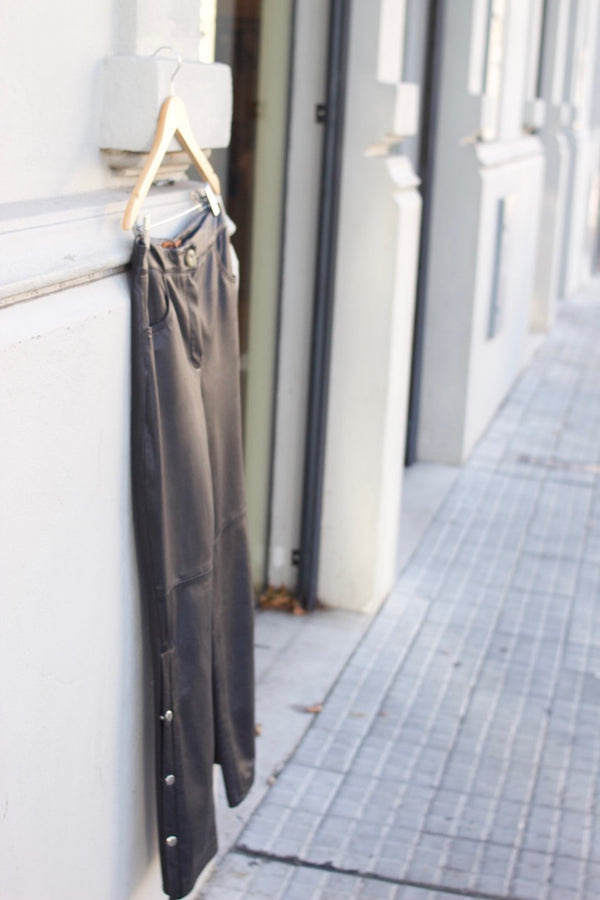 Leather Pant - Clásico Botones